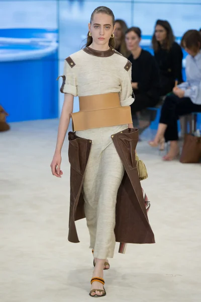 Look 30